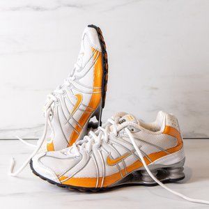 NIKE SHOX US 7.5 Womans Running Shoe White Silver Orange Vintage